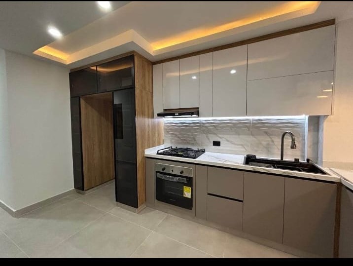 Cocina principal de la casa en Villa Colombia