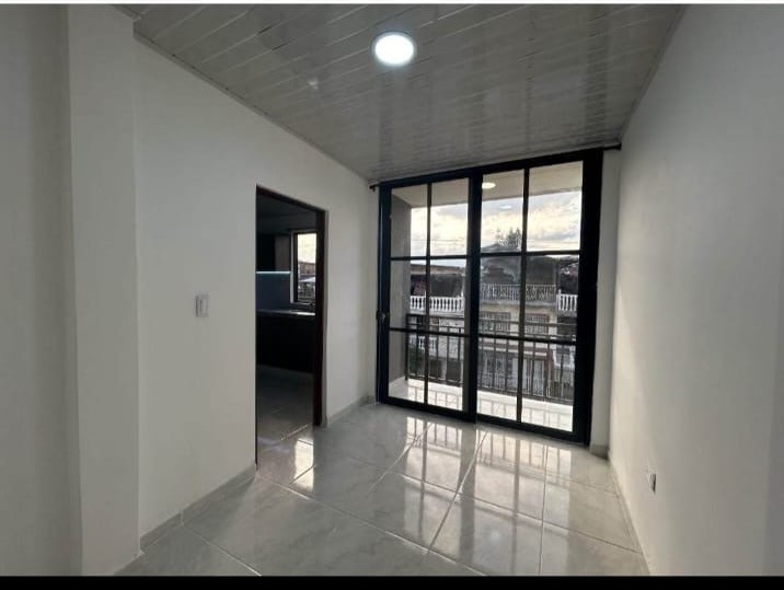 Habitación de la casa en Villa Colombia